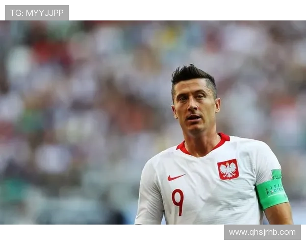 莱万多夫斯基与凯恩对比：全能中锋与终结机器的核心差异解析